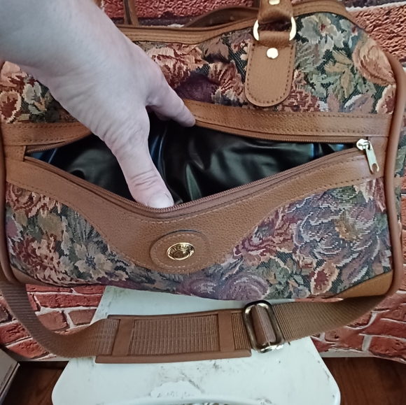 TRAVEL BAG - Picture 3 of 14